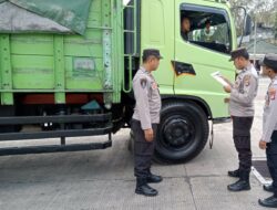 Polsek Kawasan Periksa Bongkaran Kapal di Pelabuhan Lembar