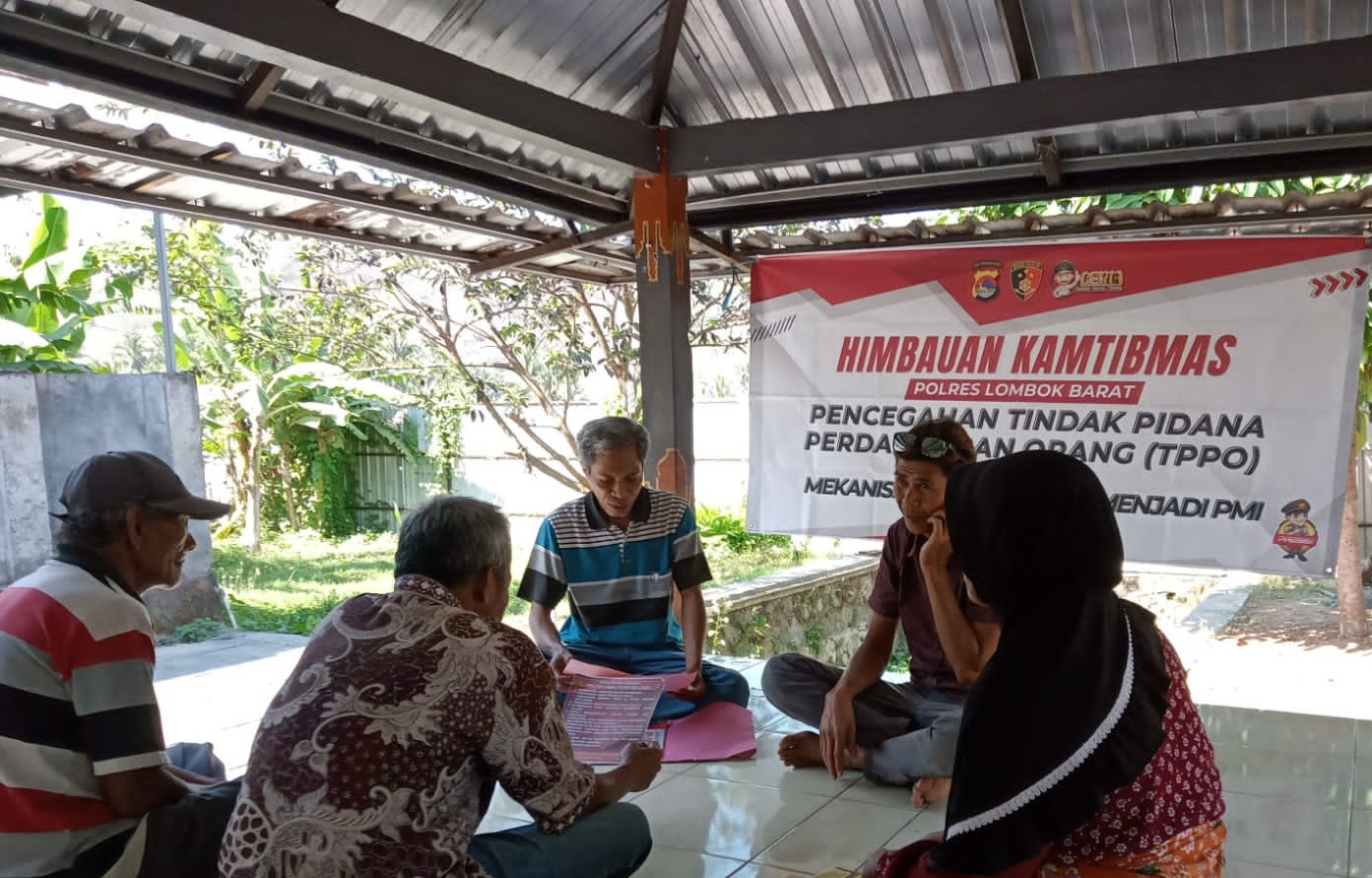 Polsek Lembar Sosialisasi TPPO di Desa Labuan Tereng