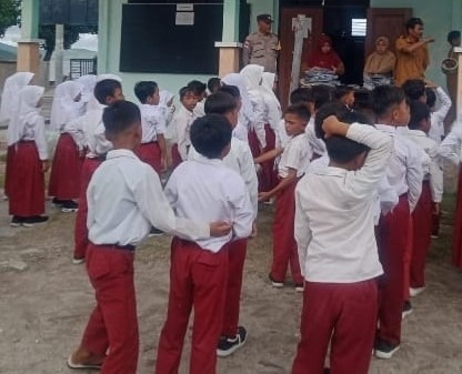 Polsek Sekotong Menyapa Sekolah