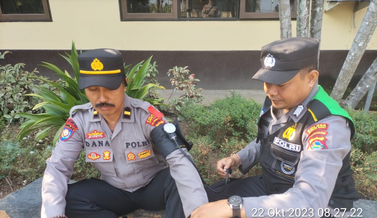 Subsatgas Dokkes Operasi Mantap Brata Rinjani 2023 Polres Lombok Barat Cek Kesehatan Personel