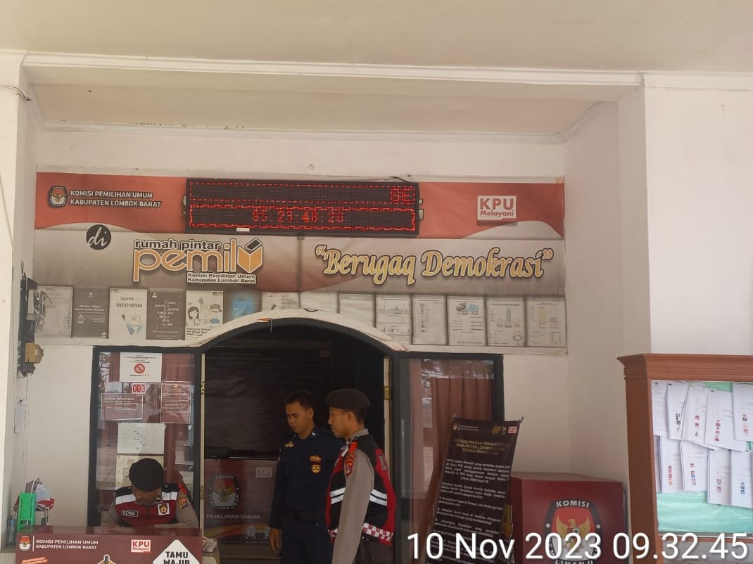 Polres Lombok Barat Gelar Patroli Presisi di Kantor KPU Gerung
