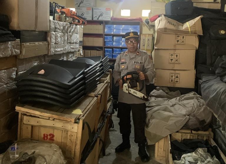 Satgas Ban Ops Polres Lombok Barat Cek Peralatan Dalmas