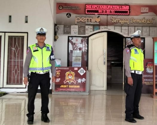 Satgas Kamseltibcarlantas Polres Lombok Barat Mendukung Kegiatan Pemilu 2024