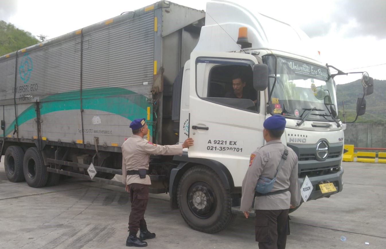 Patroli Polairud Polres Lombok Barat untuk Menjaga Keamanan Pelabuhan Lembar