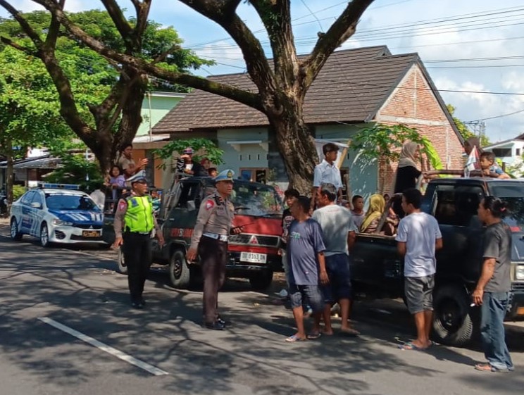 Patroli Sat Lantas Polres Lombok Barat untuk Mencegah Laka Lantas Melalui Himbauan