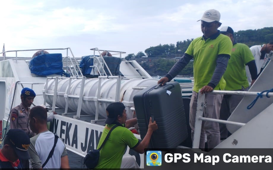 Polair Polres Lombok Barat Lakukan Patroli dan Edukasi di Pelabuhan Senggigi