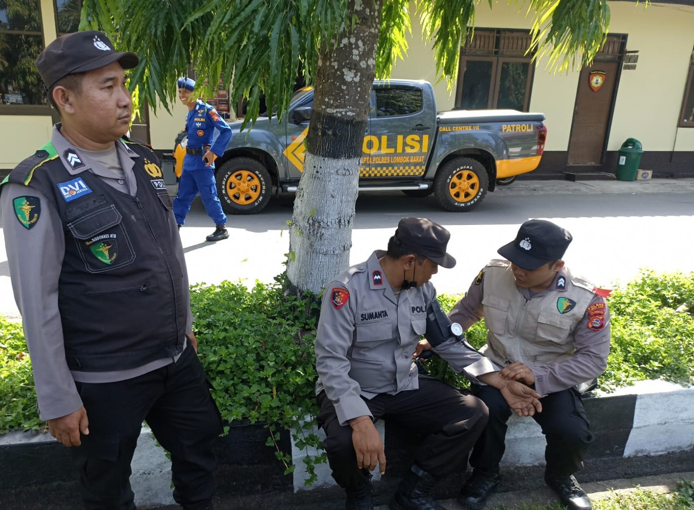 Subsatgas Dokkes Polres Lombok Barat Lakukan Pengecekan Kesehatan Personil Ops Mantap Brata Rinjani