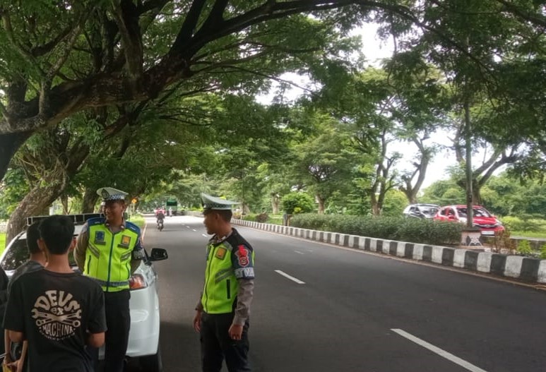 Patroli Sore Satgas Kamseltibcar Lantas OMB Polres Lombok Barat untuk Mengantisipasi 3C dan Kemacetan