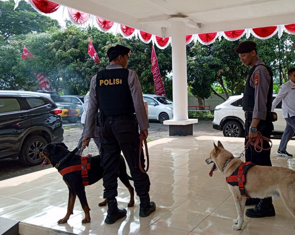 Patroli dan Sterilisasi di Kantor KPU Gerung oleh Polres Lombok Barat