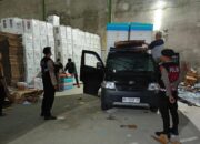 Polres Lombok Barat Amankan Packing Logistik Pemilu 2024 di Gudang KPU