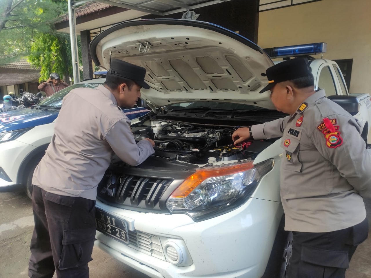 Satgas Ban Ops Polres Lombok Barat Berikan Dukungan Pengamanan Operasi Mantap Brata Rinjani 2023-2024