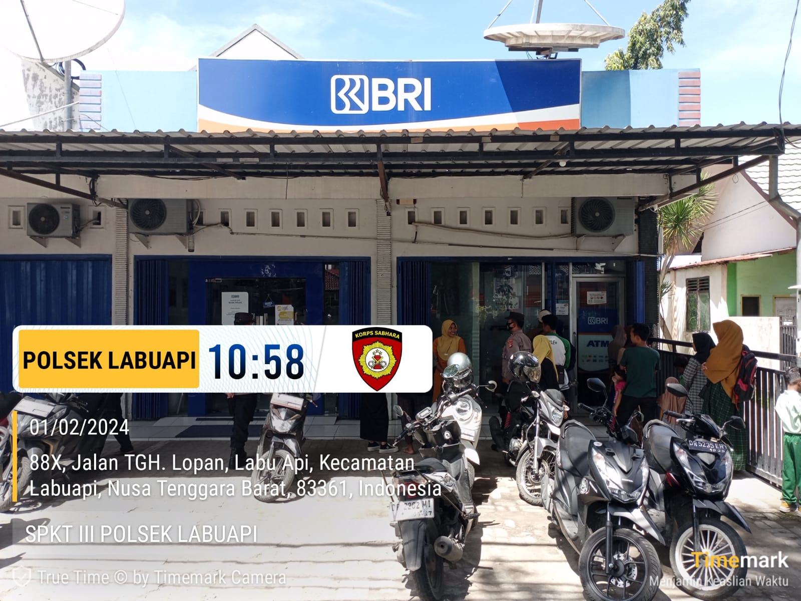 Polsek Labuapi Patroli Dialogis di Gerai Bank BRI Bagik Polak