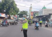 Polsek Batulayar Gelar Pengaturan Lalu Lintas Sore Hari, Antisipasi Kemacetan dan Kecelakaan
