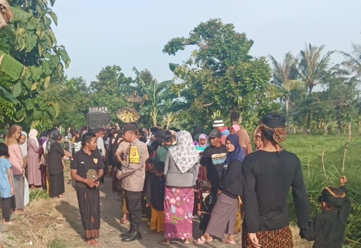 Polsek Gerung Amankan Tradisi Nyongkolan di Desa Banyu Urip