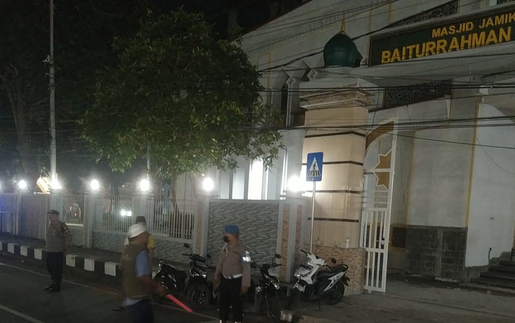 Ramadhan Berkah, Polsek Kediri Amankan Ibadah dan Atur Lalu Lintas