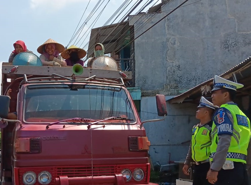 Subsatgas Patwal Polres Lombok Barat Gelar Patroli Antisipasi 3C dan Rawan Kemacetan