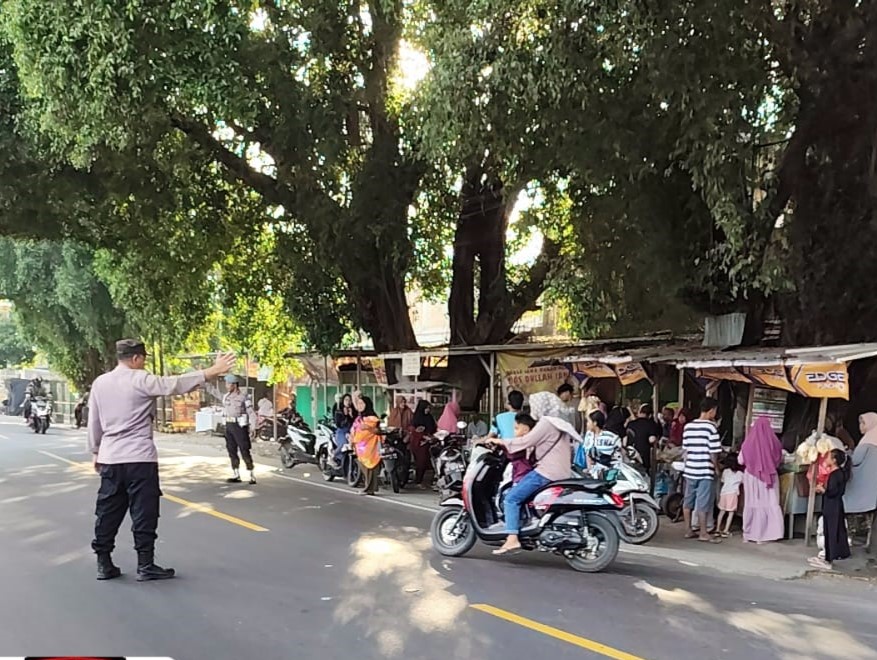 Patroli Ramadhan Polsek Lembar Ciptakan Keamanan Kondusif