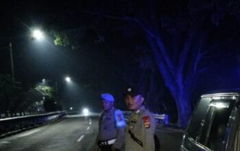Polsek Kuripan Patroli Malam Jaga Keamanan Warga dari 3C dan Balap Liar
