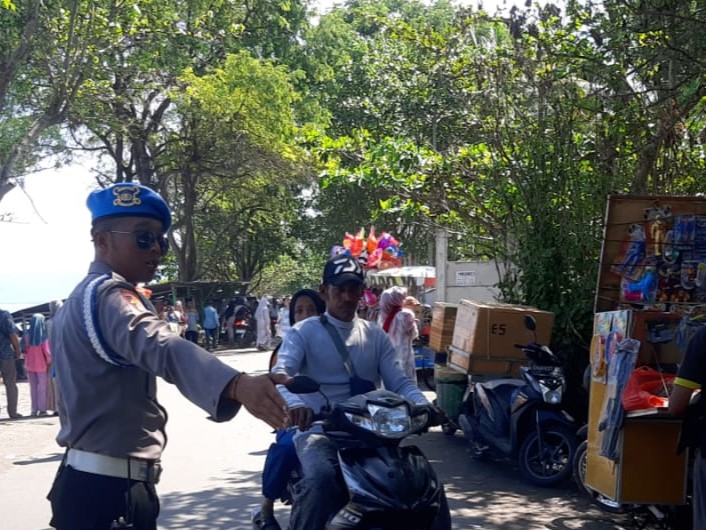 Polsek Labuapi Gelar Patroli dan Monitoring Ziarah di Makam Keramat Makam Nilam