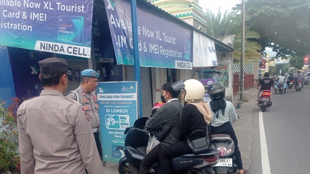 Polsek Batulayar Antisipasi Gangguan Kamtibmas, Berikan Rasa Aman di Desa Meninting Lombok Barat