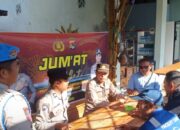 Polisi dan Petugas Keamanan Pelabuhan Lembar Jalin Komunikasi Hangat di Jumat Curhat