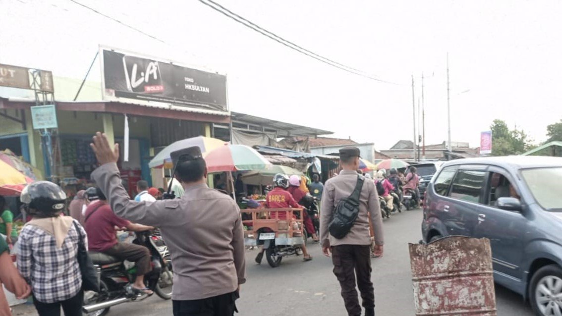 Pasar Tradisional Paok Kambut Aman dan Tertib Berkat Pengamanan Polsek Labuapi