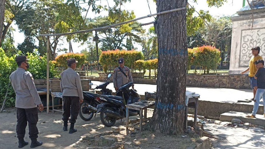 Patroli Polsek Gerung Tingkatkan Keamanan