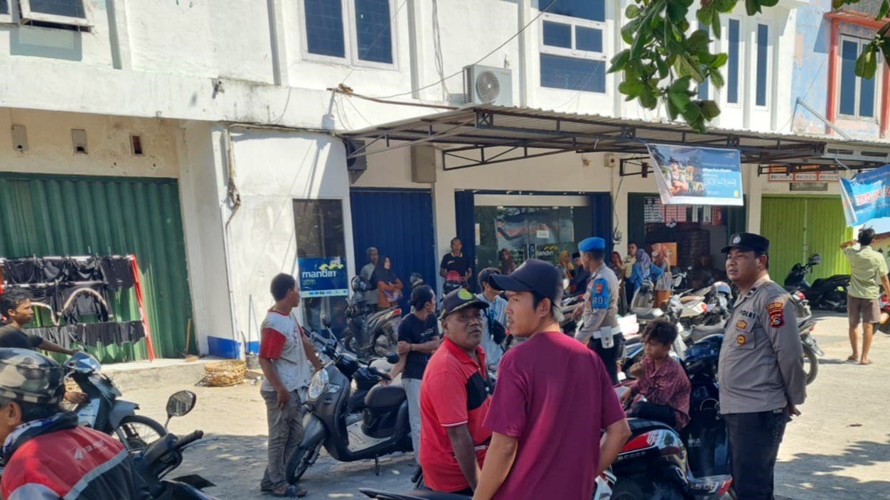 Patroli Proaktif Polsek Kediri Jaga Keamanan Pasar dan Cegah Hoax