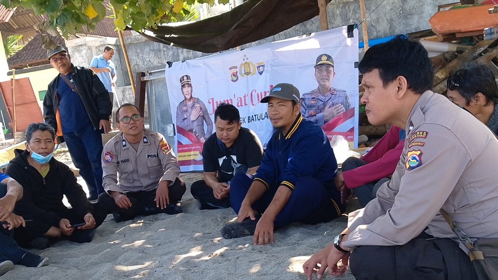 Polsek Batulayar Jalin Silaturahmi dan Pererat Keamanan Bersama Nelayan