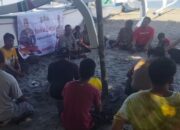 Jumat Curhat Inovatif Polsek Batulayar: Bersih-Bersih Pantai Bareng Nelayan, Keamanan Senggigi Terjaga!