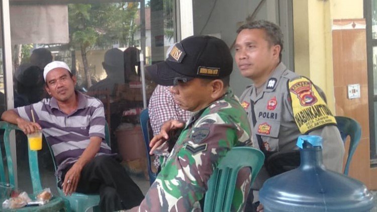 Sinergi TNI-Polri Jaga Kondusivitas Menjelang Idul Adha di Desa Sandik