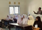 Polisi Sasar Siswa Baru, Sosialisasi Anti-Bullying dan Bahaya Narkoba di MA Al Hamidiyah Lombok Barat