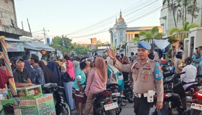 Nyongkolan Banyumulek Meriah, Polsek Kediri Jaga Keamanan Arak-arakan