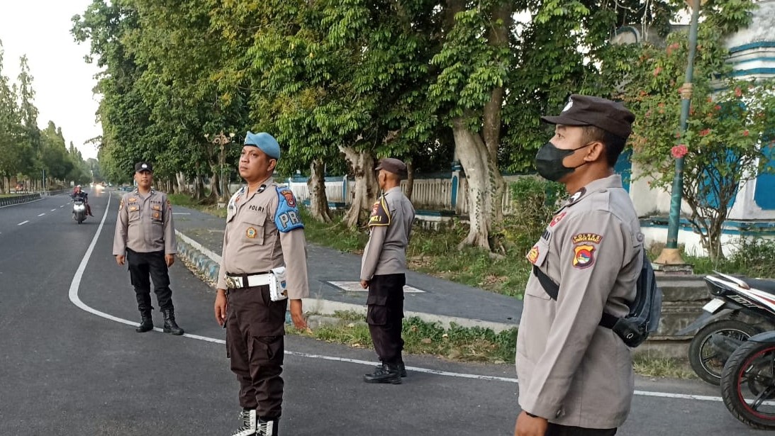 Patroli Intensif, Polsek Gerung Cegah Balap Liar di Jalan Rawan