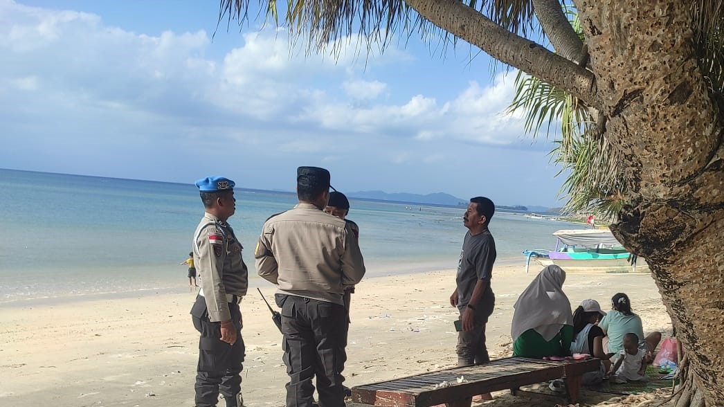 Patroli Rutin Polsek Sekotong, Pantai Elak-Elak Makin Aman