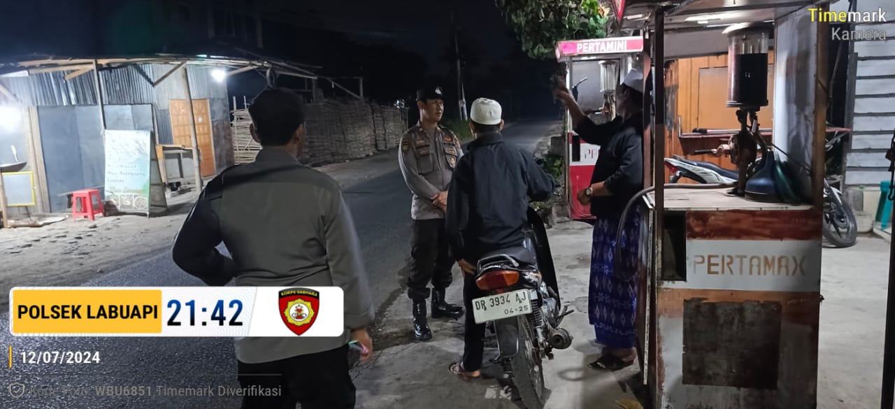 Polsek Labuapi Giatkan Patroli Malam di Pemukiman Padat Penduduk