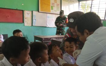 Sinergi Polsek Sekotong dan Puskesmas Sukseskan Pekan Imunisasi Nasional di Lombok Barat