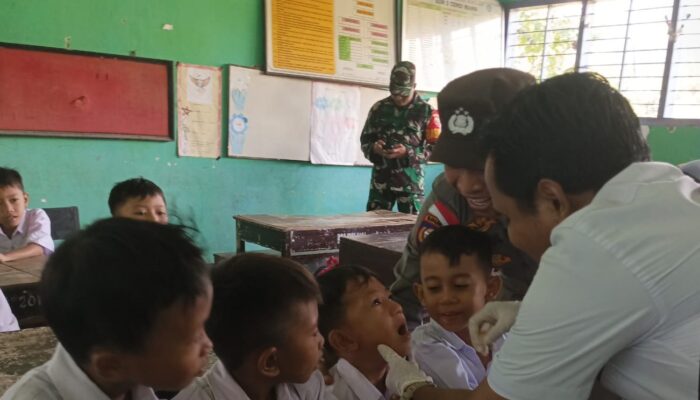 Sinergi Polsek Sekotong dan Puskesmas Sukseskan Pekan Imunisasi Nasional di Lombok Barat