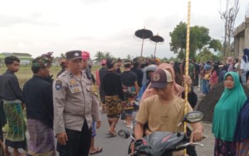 Gendang Beleq Menggema, Polisi Kawal Nyongkolan di Gerung