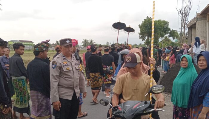 Gendang Beleq Menggema, Polisi Kawal Nyongkolan di Gerung