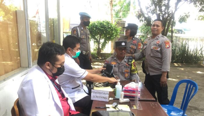 Kapolsek Lembar Pantau Donor Darah, Pastikan Kegiatan Aman