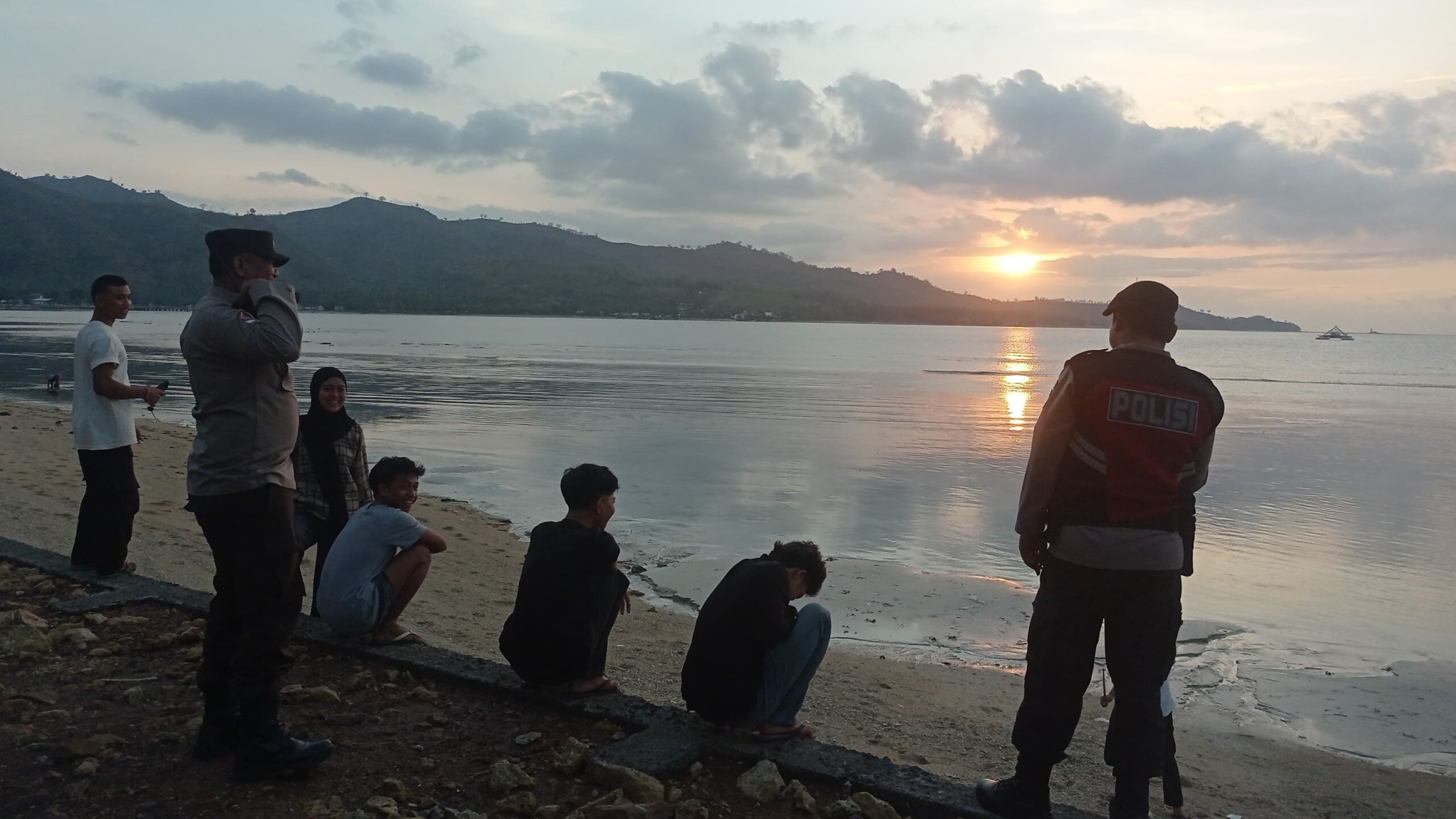 Keamanan Maksimal di Pantai Kemos, Wisatawan Makin Nyaman