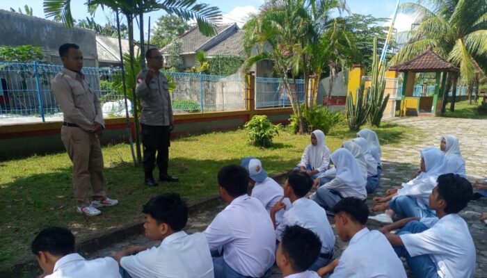 Polisi Lombok Barat Edukasi Siswa Agar Tak Terjebak Hoax Jelang Pilkada