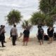 Polsek Sekotong Gelar Patroli Rutin di Pantai Elak-Elak untuk Keamanan Wisatawan