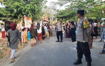 Pengamanan Nyongkolan: Polsek Sekotong Jaga Kelancaran Lalu Lintas