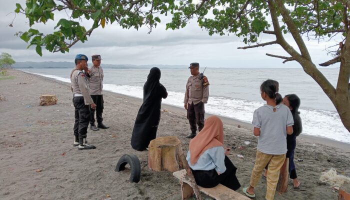 Polisi Jaga Kamtibmas: Patroli Rutin di Lokasi Wisata Lombok Barat