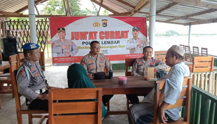 Polisi Sambangi Warga Teluk Waru, Bahas Antisipasi Banjir Hingga DBD di Jumat Curhat