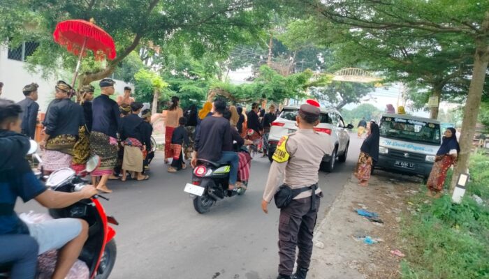 Pengamanan Ketat Polisi Iringi Suksesi Tradisi Nyongkolan di Lombok Barat