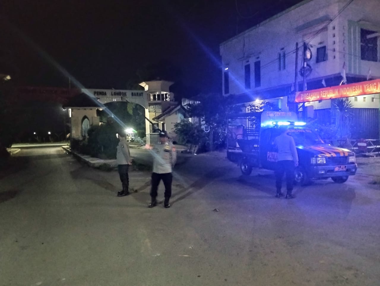 Patroli Dini Hari Polsek Gerung Jaga Kamtibmas, Ciptakan Rasa Aman