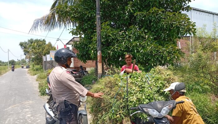 Perkuat Ketahanan Pangan, Bhabinkamtibmas Turun ke Desa